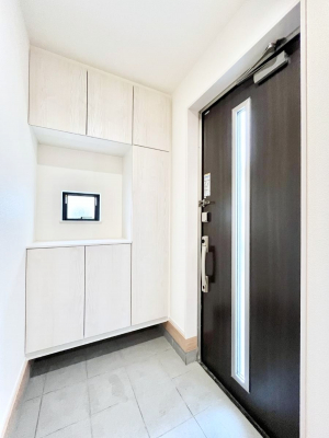 ���ց@�����`Entrance�`�@�Ƃ̒��ł��q�l���}����ŏ��̏ꏊ�ł��錺�ւ́A�Ƃ̈�ۂ��̂��̂ł��I�L�x�Ȍ��֎��[�ŁA����Y��ɕۂ��Ƃ��o���܂��􌺊ւɂ͂����Ղ���[�̉��ʔ��������I