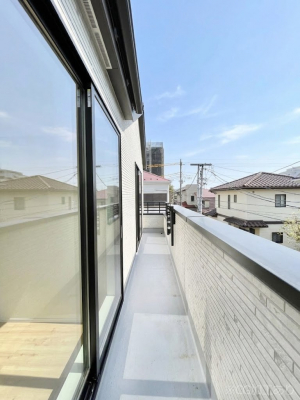 �o���R�j�[�@�����`Balcony�`  �o���R�j�[�͉������z���������݁A���z�c����󕨂��C�����悭�������Ƃ��ł��܂��B  �g���₷���J���I�ȃo���R�j�[�ł����z�����������Ղ�~�蒍���A�o���R�j�[�t���Z�܂��B  