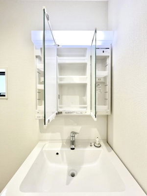 ���̑����ρ@�ݔ����P�������O�ʋ��̗��ɁA���ϕi��q���p�i�Ȃǂ����[�\�B���ʑ����������ƕۂ��܂��I