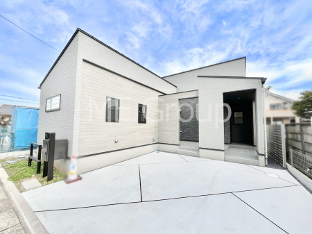 ���n�O�ώʐ^�@�������ꂽ�O�ρA�㎿�ȏZ��Ԃ��L���鎺���͉i�����S���ĉ߂�����Z���ł��B