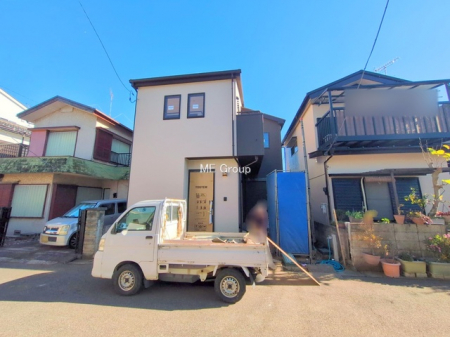 ���n�O�ώʐ^�@�`Exterior�`�@��s���œ���̃X���[���C�t���΂Ɉ͂܂ꂽ�y�n�͓s��̌�����Y���ꂻ���B�l�G��ʂ��Ď��R�ƐG�ꍇ����X�|�b�g�����ӂɂ͐��肾������I�Z�݂����Ȃ�ƁB��炵�������B