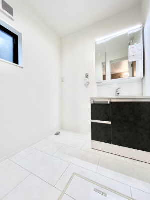 ���̑��@�������̂�����K��Ԃł��B�����̐g�x�x���C�����ǂ����g�������܂��B 