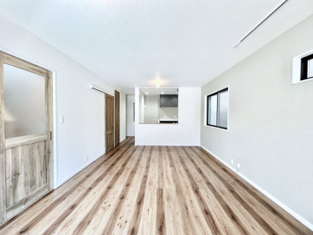 ���̑����ρ@������No.1�������`Living�`�@�L���ȗz�������̏ꏊ���Ƃ炵�����B�����邱�̋�Ԃ݂͂�Ȃ̏Ί炪�W���ꏊ�A����Y��A���邱�Ƃ̂Ȃ����킢���Ȃ���b���y���ގ��ԁA��������̎v�����Ԃ���ꏊ�B