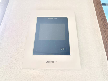 ���̑����ρ@���q�҂��m�F�ł���s�u���j�^�[�t�C���^�[�z��