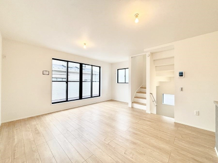 ���r���O�@�傫�ȑ����炽���Ղ�̗z���ƕ����������郊�r���O