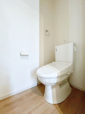 �g�C���@�����`Toilet�`�@�Y��E�X�b�L���E���K�ȃE�H�V�����b�g�t�g�C���ł��낰���Ԃł��B�g�C���͖����g�킴��𓾂Ȃ����́B����������ۂ������ł��ˁB�g�C����2��������̂Œ��̍��G���ɕ֗��ł��I