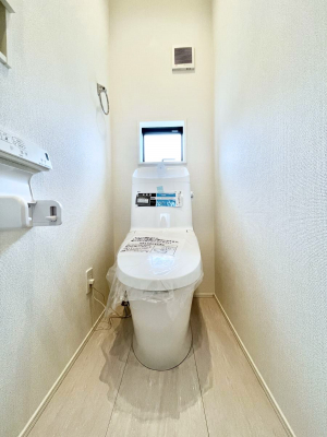 �g�C���@�g�C����1�K��2�K���ꂼ��ɔz�u����Ă��ĂƂĂ��֗��ł��B 