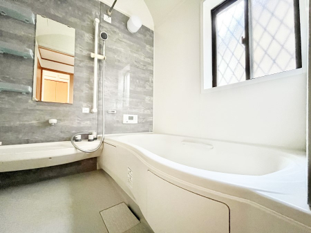 �����@����̔�������Ă���閾�邢�������̂���o�X���[��