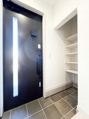 ���ց@�V���[�Y�C���N���[�N�t���̌��ցB�Ƒ��S���̌C��J��Ȃǂ���������[�ł��܂��B