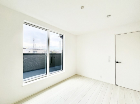 ���̑����ρ@�o���R�j�[���J�������v���X���Ă����m��