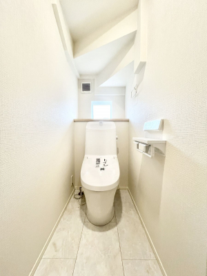 �g�C���@�g�C����1�K��2�K���ꂼ��ɔz�u����Ă��ĂƂĂ��֗��ł��B 