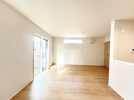 ���̑����ρ@�Ƒ��̏Ί炪���R�Ɛ��܂�Ă���A����ȕ��͋C�̃_�C�j���O�Ɏd�オ���Ă��܂��B