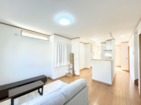 ���r���O�@���Ƒ��̓��₩�Șb�����ŕ�܂�閾�邢���r���O