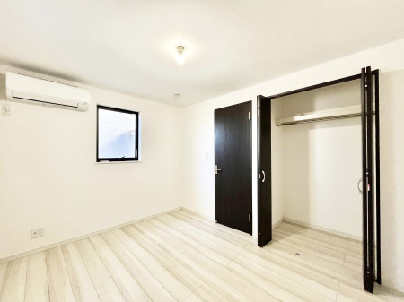 �Q���@�g���₷���`�Ńx�b�g��Ƌ�̒u�����ɂ����邱�Ƃ�����܂���B   