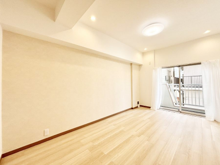 ���r���O�@�傫�ȑ����炽���Ղ�̗z���ƕ����������郊�r���O