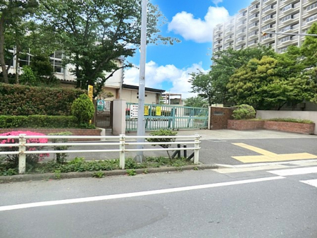 ���ӊ��@���w�Z 500m �D���s����{�����w�Z