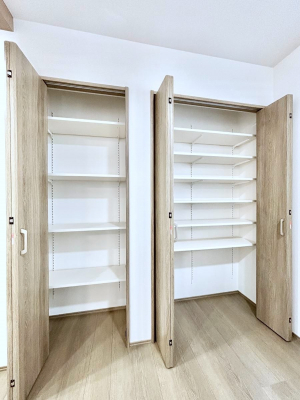 ���̑����ρ@�L�b�`���ɂ̓p���g���[�I�H�ނ̃X�g�b�N�͂������A���p�i�̎��[�Ȃǎg�����͂��낢��I