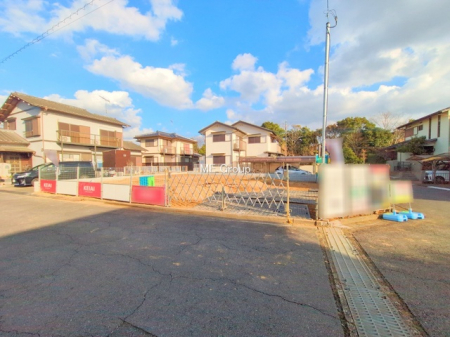 ���n�O�ώʐ^�@�`Exterior�`�@��s���œ���̃X���[���C�t���΂Ɉ͂܂ꂽ�y�n�͓s��̌�����Y���ꂻ���B�l�G��ʂ��Ď��R�ƐG�ꍇ����X�|�b�g�����ӂɂ͐��肾������I�Z�݂����Ȃ�ƁB��炵�������B