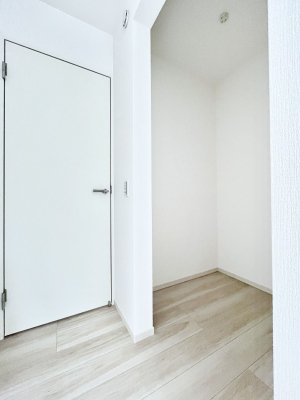 ���̑��@�����`Walk-in Closet�`�@�K�v�Ȃ��̂�R�[�f�B�l�[�g���ꗗ���Ċm�F�ł��A�g�x�x�⏀�����Z���ԂōςރE�H�[�N�C���N���[�[�b�g��ݒu���܂����B�Ƃ̒�����������Ƃ�����֗��Ȏ��[�X�y�[�X�ł��B