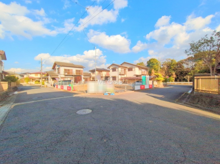 ���n�O�ώʐ^�@�`Exterior�`�@�O�ʓ��H�F��6.01m�����A��6m�����@��w�̈�ˌ��Ă𒆐S�Ƃ����X���݂����R�Ƒ����A���ӂ͍��������������Ă��Ȃ��̂ŁA�΂̑����ՐÂȎ����������ł��B