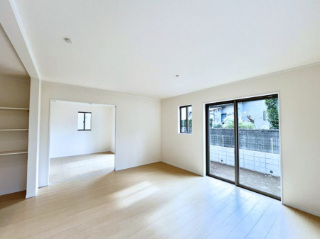 ���̑����ρ@�Ƒ��̏Ί炪���R�Ɛ��܂�Ă���A����ȕ��͋C�̃_�C�j���O�Ɏd�オ���Ă��܂��B