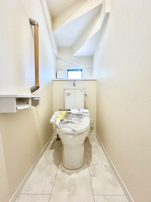 �g�C���@�g�C����1�K��2�K���ꂼ��ɔz�u����Ă��ĂƂĂ��֗��ł��B 