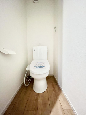 �g�C���@�����`Toilet�`�@�Y��E�X�b�L���E���K�ȃE�H�V�����b�g�t�g�C���ł��낰���Ԃł��B�g�C���͖����g�킴��𓾂Ȃ����́B����������ۂ������ł��ˁB�g�C����2��������̂Œ��̍��G���ɕ֗��ł��I