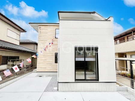 ���n�O�ώʐ^�@�O�ρ`Exterior�`�@���X�����Ȃ���A�咣���߂����ǂ����]�T������������V���[�v�ȃt�H�����ŘȂޓ@��́A���V�̋�ƏƂ炵���킹�鎖�ŁA�{������ׂ������`�̎p�������Ă���܂��B