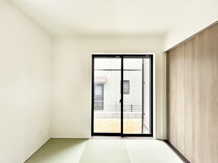 ���̑����ρ@���r���O�Ɨׂ荇���Ă���a���B�ق��ƈꑧ�ł���a�̋�Ԃł��B