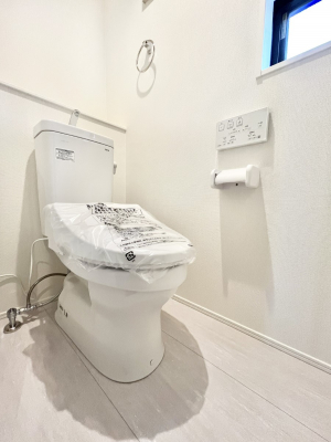 �g�C���@�g�C����1�K��2�K���ꂼ��ɔz�u����Ă��ĂƂĂ��֗��ł��B 