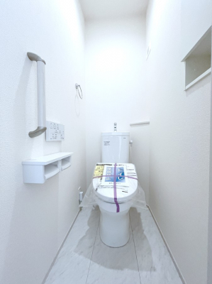 �g�C���@�g�C����1�K��2�K���ꂼ��ɔz�u����Ă��ĂƂĂ��֗��ł��B 