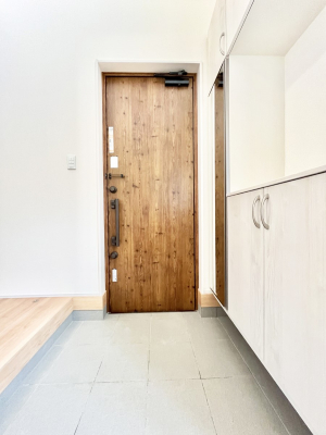 ���ց@�����`Entrance�`�@�Ƃ̒��ł��q�l���}����ŏ��̏ꏊ�ł��錺�ւ́A�Ƃ̈�ۂ��̂��̂ł��I�L�x�Ȍ��֎��[�ŁA����Y��ɕۂ��Ƃ��o���܂��􌺊ւɂ͂����Ղ���[�̉��ʔ��������I