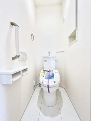 �g�C���@�g�C����1�K��2�K���ꂼ��ɔz�u����Ă��ĂƂĂ��֗��ł��B 