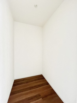 ���̑��@�����`Walk-in Closet�`�@�K�v�Ȃ��̂�R�[�f�B�l�[�g���ꗗ���Ċm�F�ł��A�g�x�x�⏀�����Z���ԂōςރE�H�[�N�C���N���[�[�b�g��ݒu���܂����B�Ƃ̒�����������Ƃ�����֗��Ȏ��[�X�y�[�X�ł��B