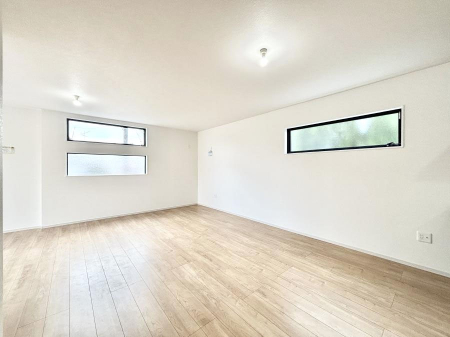 ���̑����ρ@�����`Living�`�@�L���ȗz�������̏ꏊ���Ƃ炵�����B�����邱�̋�Ԃ݂͂�Ȃ̏Ί炪�W���ꏊ�A����Y��A���邱�Ƃ̂Ȃ����킢���Ȃ���b���y���ގ��ԁA��������̎v�����Ԃ���ꏊ�B