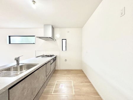 �L�b�`���@�����`Kitchen�`�@���R�������鑋�̂���L�b�`���������g���ꏊ�����炱���A�g��������l�����܂����B�������Ƃ����L�b�`���R�[�i�[�͎����L���Ȏd�オ��ƂȂ��Ă���܂��B