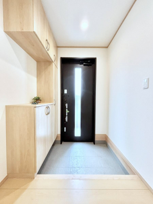 ���ց@�����`Entrance�`�@�Ƃ̒��ł��q�l���}����ŏ��̏ꏊ�ł��錺�ւ́A�Ƃ̈�ۂ��̂��̂ł��I�L�x�Ȍ��֎��[�ŁA����Y��ɕۂ��Ƃ��o���܂��􌺊ւɂ͂����Ղ���[�̉��ʔ��������I