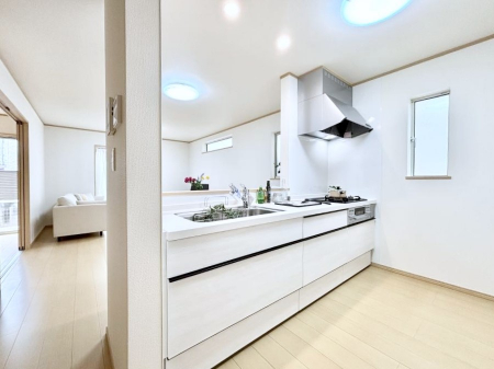 �L�b�`���@�����`Kitchen�`�@���R�������鑋�̂���L�b�`���������g���ꏊ�����炱���A�g��������l�����܂����B�������Ƃ����L�b�`���R�[�i�[�͎����L���Ȏd�オ��ƂȂ��Ă���܂��B