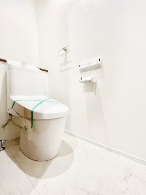 �g�C���@�������P�������`Toilet�`�@�������̂��鐅����g�C���̓E�H�V�����b�g�t���ł����g�C���͖����g�킴��𓾂Ȃ����́B����������ۂ������ł��ˁB�g�C����2��������̂Œ��̍��G���ɕ֗��ł��I