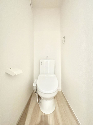 �g�C���@�����`Toilet�`�@�Y��E�X�b�L���E���K�ȃE�H�V�����b�g�t�g�C���ł��낰���Ԃł��B�g�C���͖����g�킴��𓾂Ȃ����́B����������ۂ������ł��ˁB�g�C����2��������̂Œ��̍��G���ɕ֗��ł��I