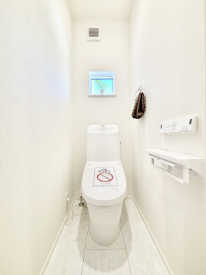 �g�C���@�����`Toilet�`�@�Y��E�X�b�L���E���K�ȃE�H�V�����b�g�t�g�C���ł��낰���Ԃł��B�g�C���͖����g�킴��𓾂Ȃ����́B����������ۂ������ł��ˁB�g�C����2��������̂Œ��̍��G���ɕ֗��ł��I