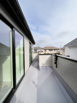 �o���R�j�[�@�������P�������`Balcony�`  �o���R�j�[�͉������z���������݁A���z�c����󕨂��C�����悭�������Ƃ��ł��܂��B  �g���₷���J���I�ȃo���R�j�[�ł����z�����������Ղ�~�蒍���A�o���R�j�[�t���Z�܂��B  