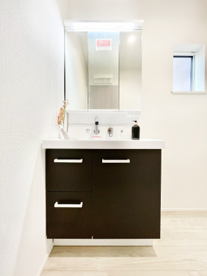 ���ʑ�E���ʏ��@�������P�������`Dressing Room�`�@���邭����������p�E�_�[���[���B�����g���ꏊ�����炱���A���K�ȋ�ԂƂȂ��Ă���܂��B�V�����v�[�h���b�T�[���̗p���Ă���܂��̂ŁA���V��������y�ɏo���܂��B