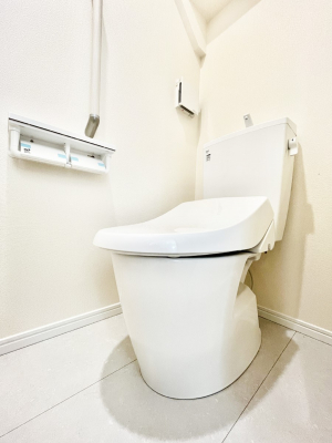 �g�C���@������2-A�������`Toilet�`�@�������̂��鐅����g�C���̓E�H�V�����b�g�t���ł����g�C���͖����g�킴��𓾂Ȃ����́B����������ۂ������ł��ˁB�g�C����2��������̂Œ��̍��G���ɕ֗��ł��I