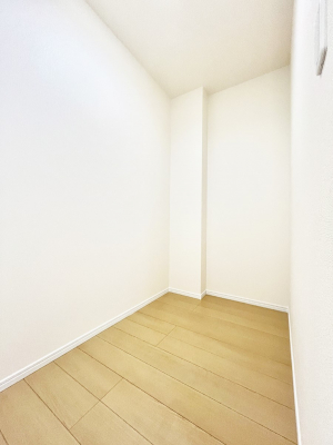 ���̑����ρ@�ݔ���2-A�������L�b�`���ɂ̓p���g���[�I�H�ނ̃X�g�b�N�͂������A���p�i�̎��[�Ȃǎg�����͂��낢��I