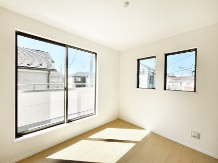 �Q���@������2-D�������`Bed Room�`�@2�ʍ̌����m�ۂ������邢�����́A���ʂ����ǂ��A��ϋ��S�n�̗ǂ���ԂƂȂ��Ă���܂��B�u�₩�ȕ��������ċN���钩�́A���K�����̎n�܂�ɁI�������肪�ƂĂ��ǂ��Z�܂���