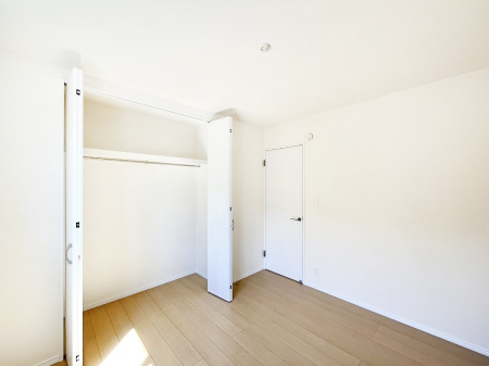 �q�������@������2-D�������`Bed Room�`�@�}���V�����ƈႢ�������������̂��ˌ��Ẵ����b�g�ł��B���Ƒ������������ƂŎ苷�Ɋ����Ă����Z�܂����ˌ��Ăł͊e�����v���C�o�V�[��ۂ��Ƃ��ł��܂��B