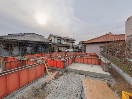 ���n�O�ώʐ^�@��2-B�������`Exterior�`�@��s���œ���̃X���[���C�t���΂Ɉ͂܂ꂽ�y�n�͓s��̌�����Y���ꂻ���B�l�G��ʂ��Ď��R�ƐG�ꍇ����X�|�b�g�����ӂɂ͐��肾������I