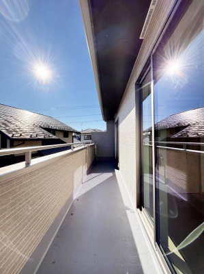 �o���R�j�[�@������B�������`Balcony�`  �o���R�j�[�͉������z���������݁A���z�c����󕨂��C�����悭�������Ƃ��ł��܂��B�g���₷���J���I�ȃo���R�j�[�ł����z�����������Ղ�~�蒍���A�o���R�j�[�t���Z�܂��B  