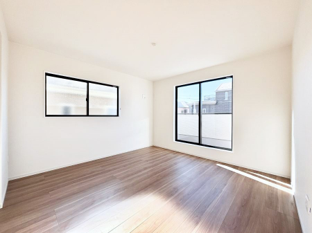 ���̑����ρ@�����`Bed Room�`�@2�ʍ̌����m�ۂ������邢�����́A���ʂ����ǂ��A��ϋ��S�n�̗ǂ���ԂƂȂ��Ă���܂��B�u�₩�ȕ��������ċN���钩�́A���K�����̎n�܂�ɁI���������ʕ����ƂĂ��ǂ��Z�܂���